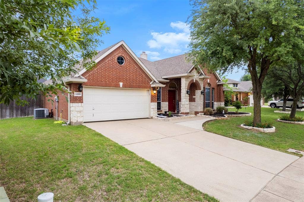 5209 Medallion Court, Midlothian, TX 76065 5209 Medallion Court, Midlothian, TX 76065