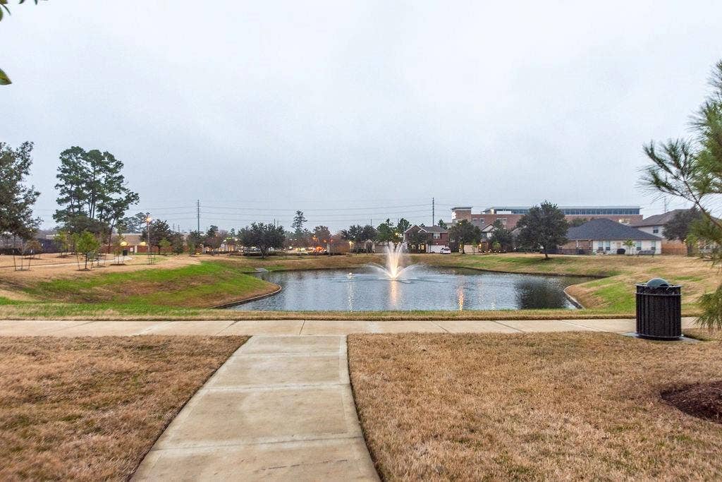 9158 Sunlight Oak Lane, Houston, TX 77070 9158 Sunlight Oak Lane, Houston, TX 77070