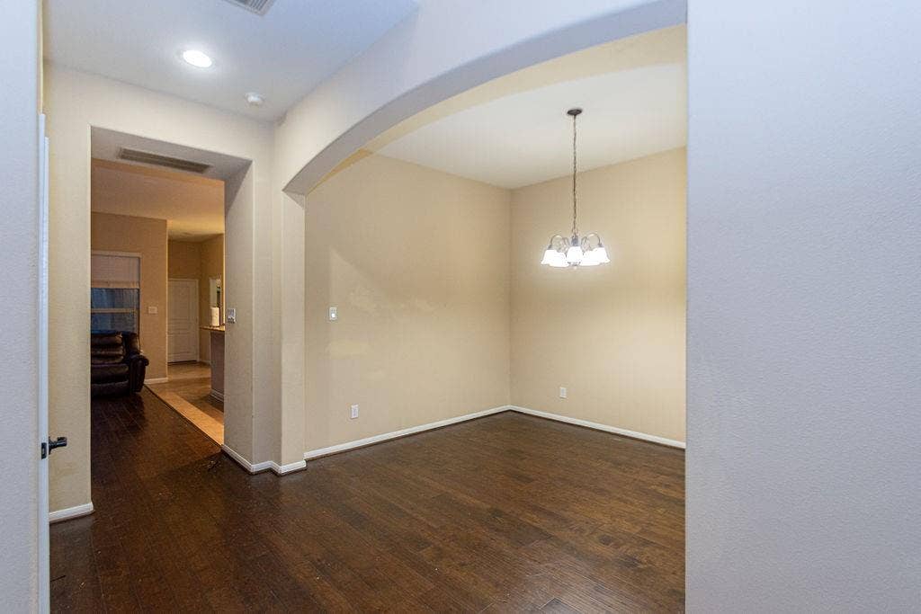 9158 Sunlight Oak Lane, Houston, TX 77070 9158 Sunlight Oak Lane, Houston, TX 77070