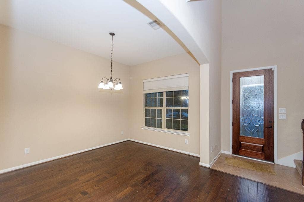 9158 Sunlight Oak Lane, Houston, TX 77070 9158 Sunlight Oak Lane, Houston, TX 77070