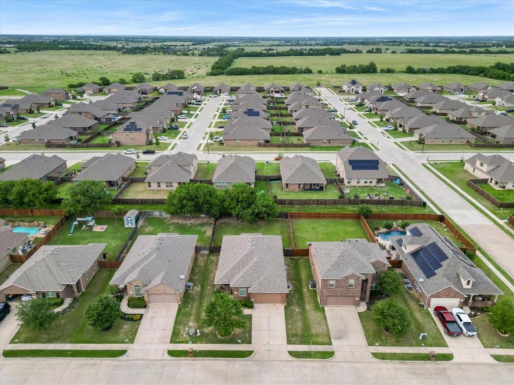 5135 Crystal Lake Avenue, Krum, TX 76249 5135 Crystal Lake Avenue, Krum, TX 76249
