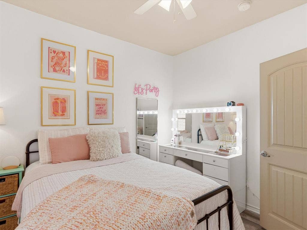 5135 Crystal Lake Avenue, Krum, TX 76249 5135 Crystal Lake Avenue, Krum, TX 76249