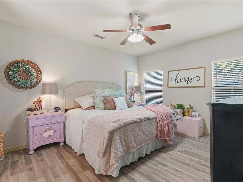 5135 Crystal Lake Avenue, Krum, TX 76249 5135 Crystal Lake Avenue, Krum, TX 76249
