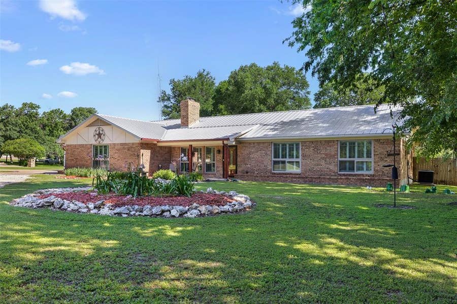 Property photo for 118 Deer Trail, Bruceville, TX