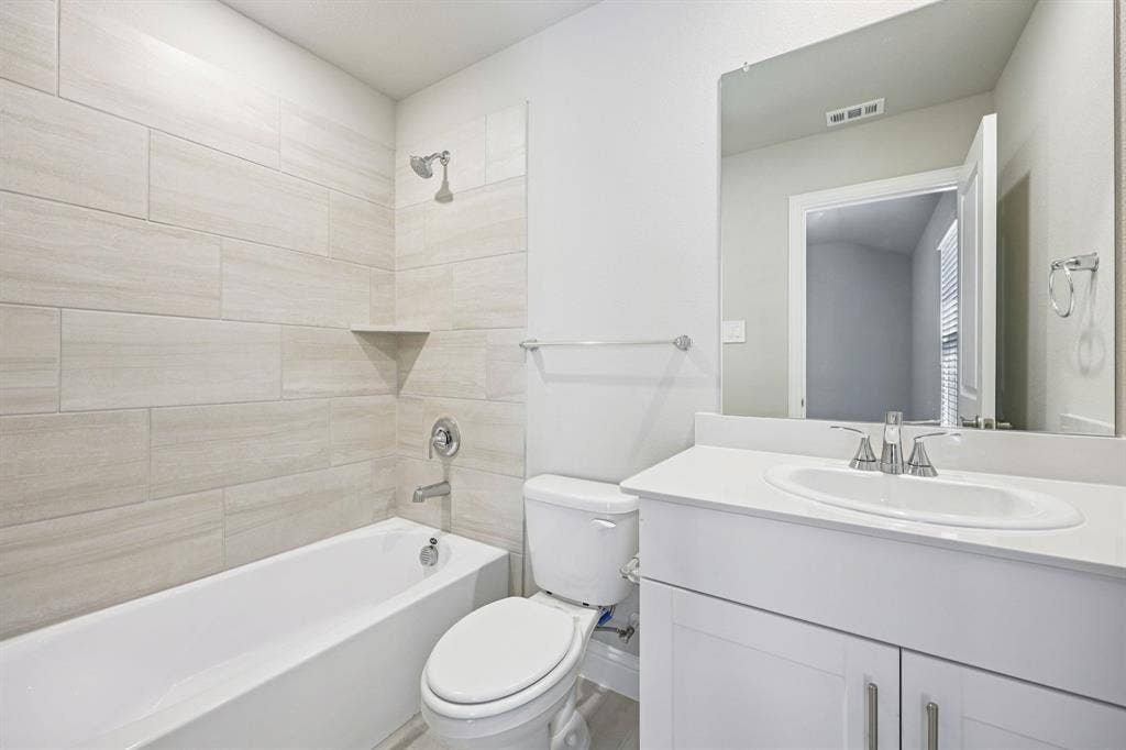 4020 Palestine Drive, Farmersville, TX 75442 Photo is not of the actual home, but is an inspirational photo of builder’s model home and may depict options, furnishings, and/or decorator features that are not included.