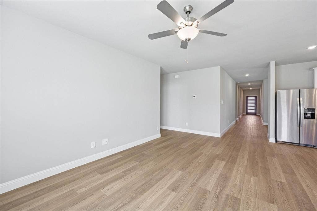 4020 Palestine Drive, Farmersville, TX 75442 Photo is not of the actual home, but is an inspirational photo of builder’s model home and may depict options, furnishings, and/or decorator features that are not included.