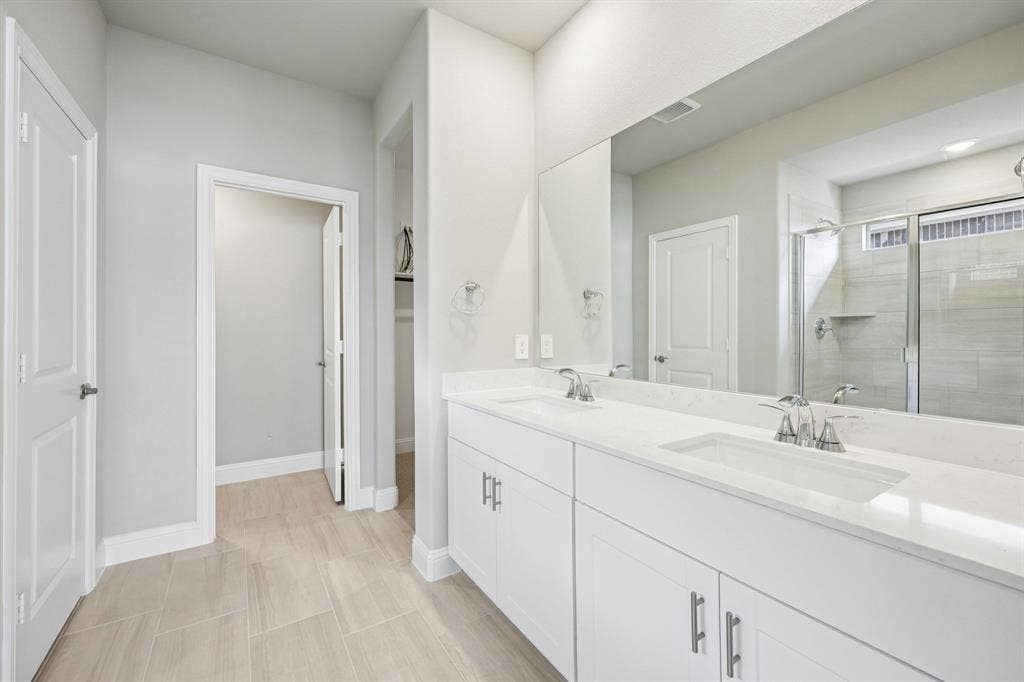 4020 Palestine Drive, Farmersville, TX 75442 Photo is not of the actual home, but is an inspirational photo of builder’s model home and may depict options, furnishings, and/or decorator features that are not included.