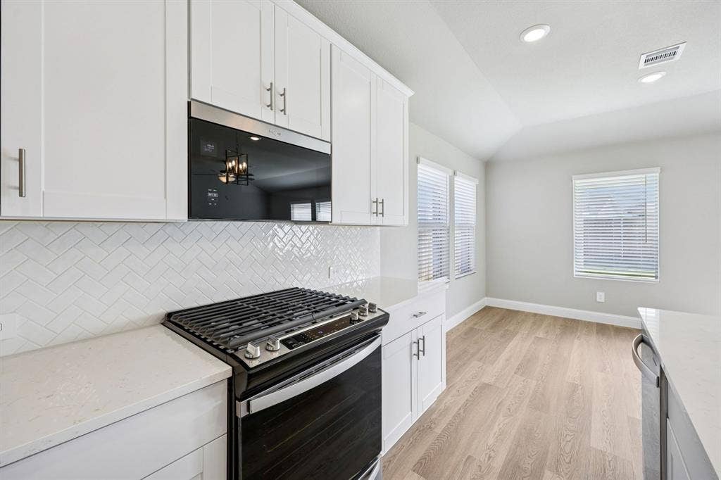 4020 Palestine Drive, Farmersville, TX 75442 Photo is not of the actual home, but is an inspirational photo of builder’s model home and may depict options, furnishings, and/or decorator features that are not included.