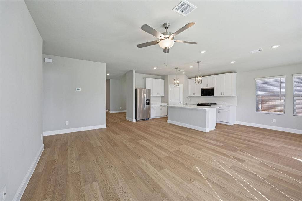 4020 Palestine Drive, Farmersville, TX 75442 Photo is not of the actual home, but is an inspirational photo of builder’s model home and may depict options, furnishings, and/or decorator features that are not included.