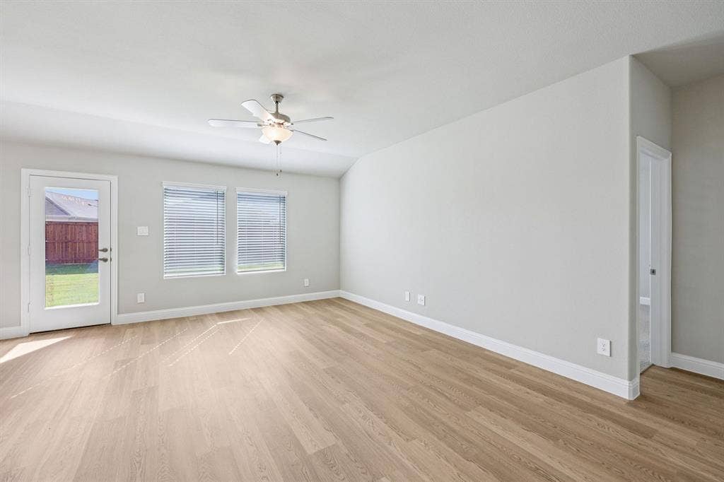 4020 Palestine Drive, Farmersville, TX 75442 Photo is not of the actual home, but is an inspirational photo of builder’s model home and may depict options, furnishings, and/or decorator features that are not included.