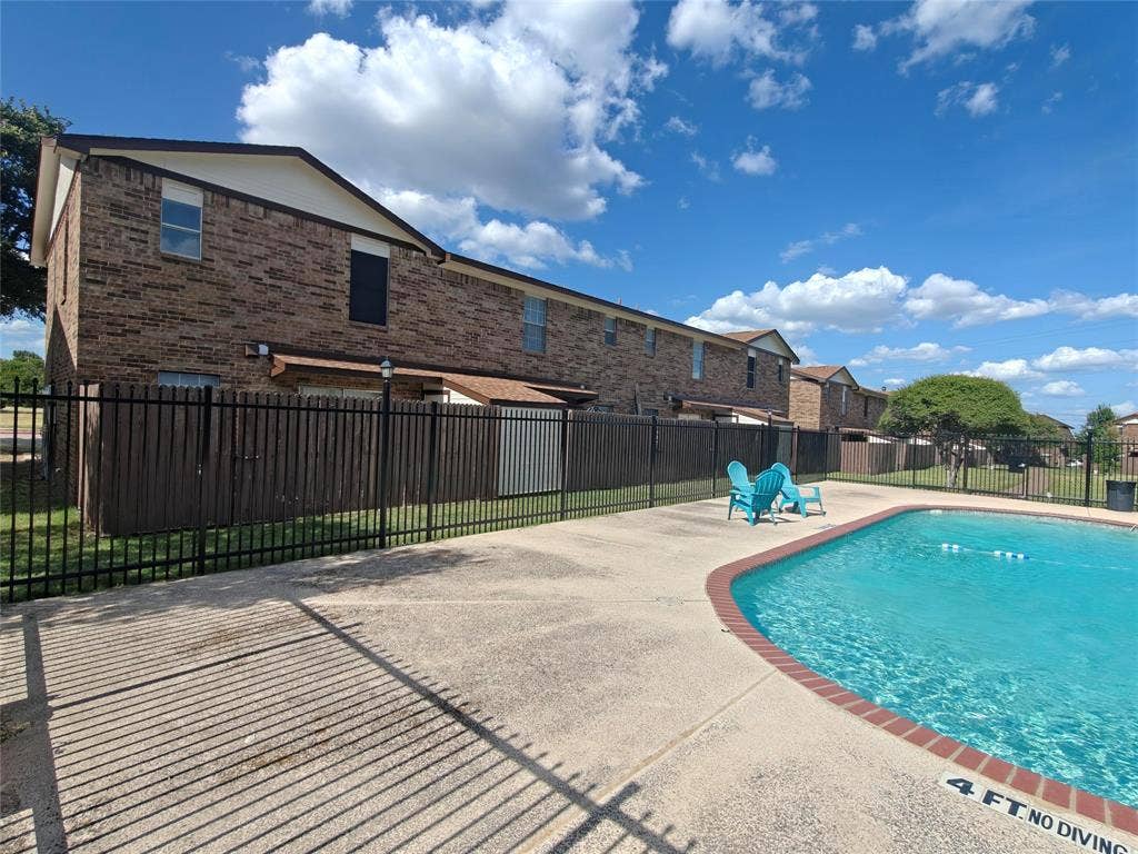 923 Vedral Place, Cedar Hill, TX 75104