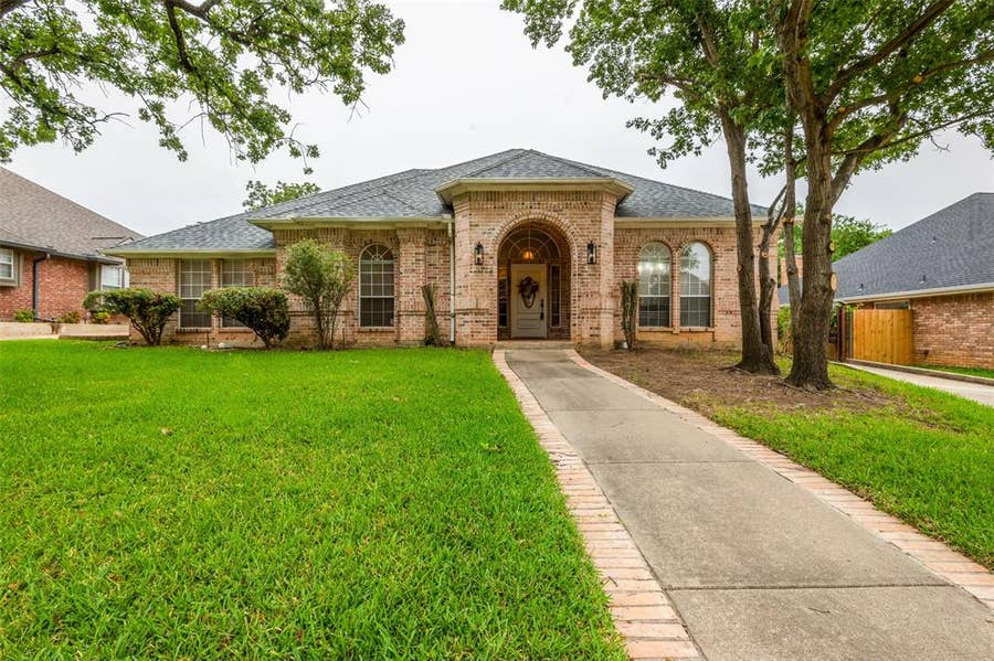 Property photo for 2708 Steeplechase Court, Hurst, TX