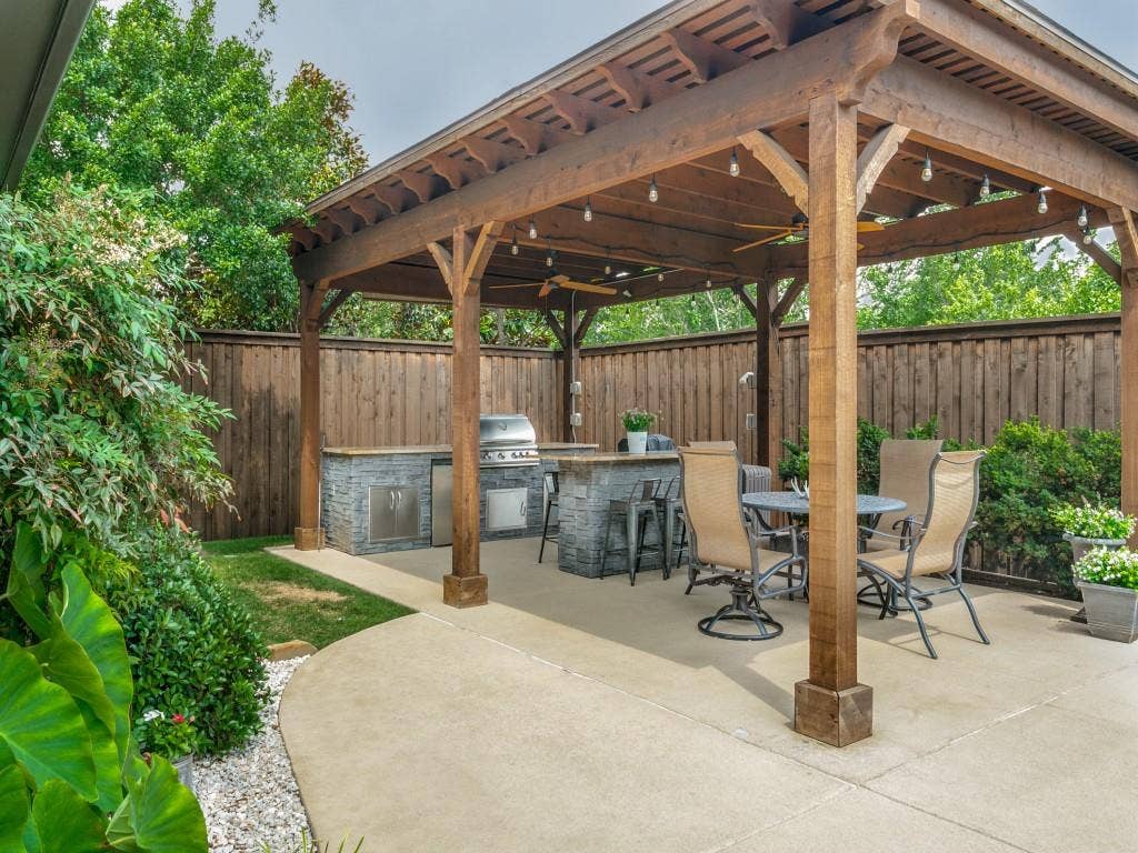 720 Hampshire Drive, Prosper, TX 75078 This entertainment space has plenty of room for all your family and guest to enjoy time by the pool.