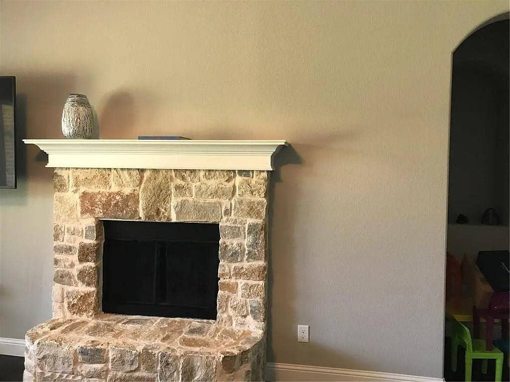 1616 Signature Drive, Weatherford, TX 76087 1616 Signature Drive, Weatherford, TX 76087