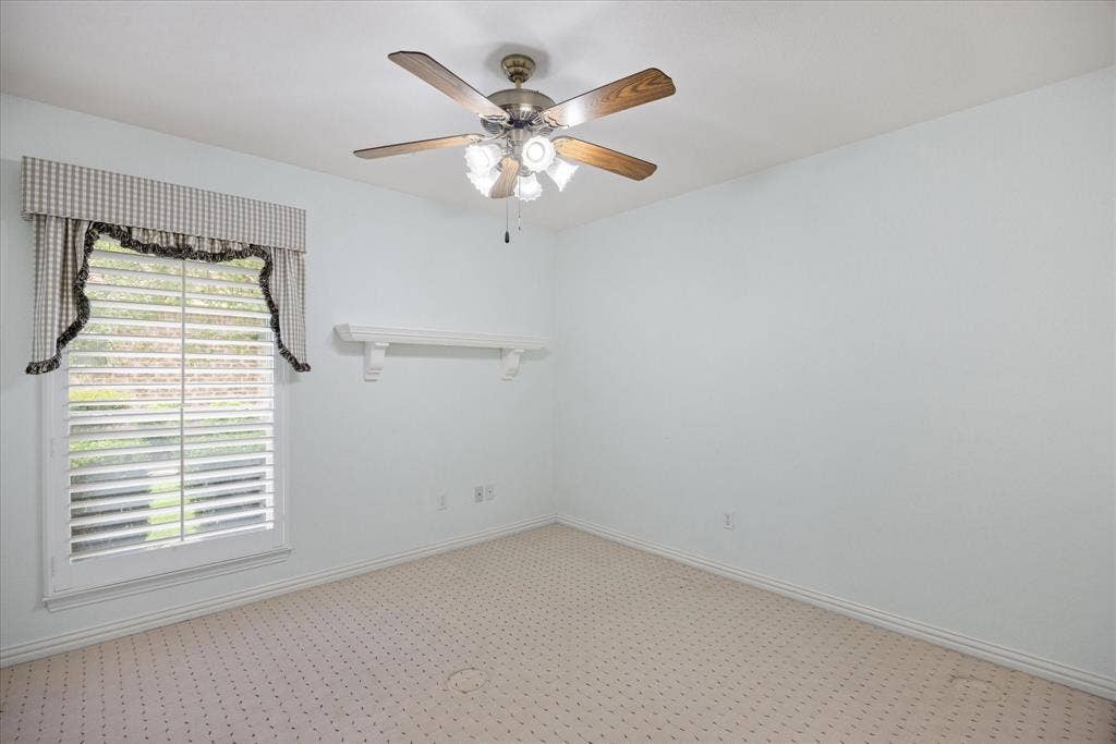 8709 S Monticello Circle, Granbury, TX 76049 2nd Bedroom with generous closet space and high ceiling