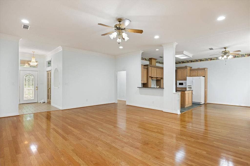 8709 S Monticello Circle, Granbury, TX 76049 Open floor plan with high ceilings and abundant light and design options