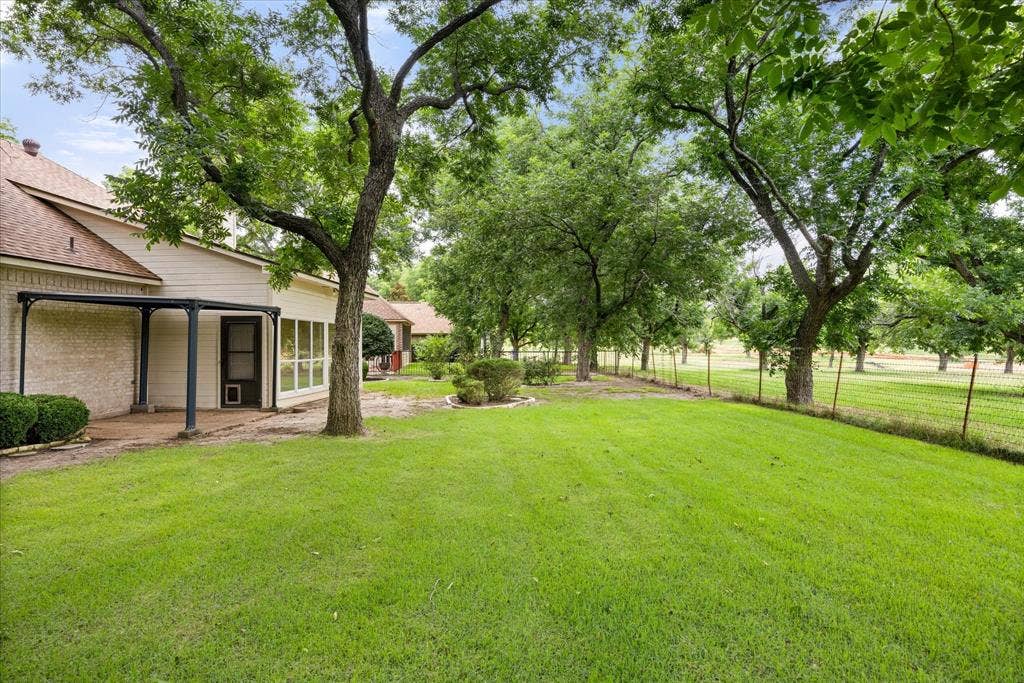 8709 S Monticello Circle, Granbury, TX 76049 8709 S Monticello Circle, Granbury, TX 76049