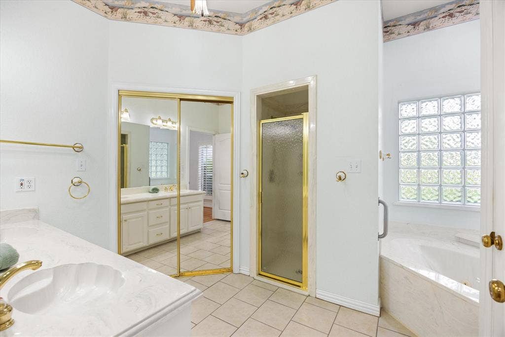 8709 S Monticello Circle, Granbury, TX 76049 8709 S Monticello Circle, Granbury, TX 76049
