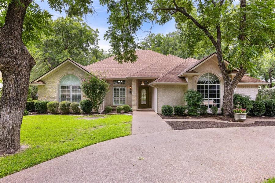 Property photo for 8709 S Monticello Circle, Granbury, TX