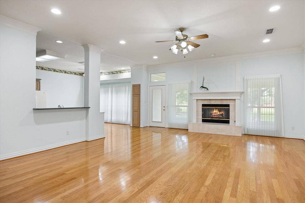 8709 S Monticello Circle, Granbury, TX 76049 8709 S Monticello Circle, Granbury, TX 76049