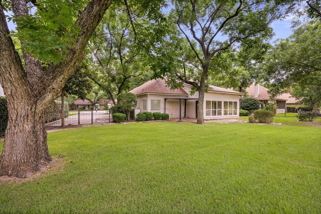 8709 S Monticello Circle, Granbury, TX 76049 8709 S Monticello Circle, Granbury, TX 76049