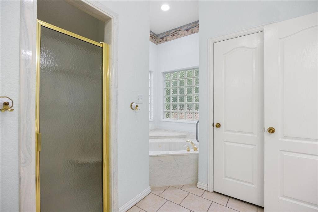 8709 S Monticello Circle, Granbury, TX 76049 8709 S Monticello Circle, Granbury, TX 76049