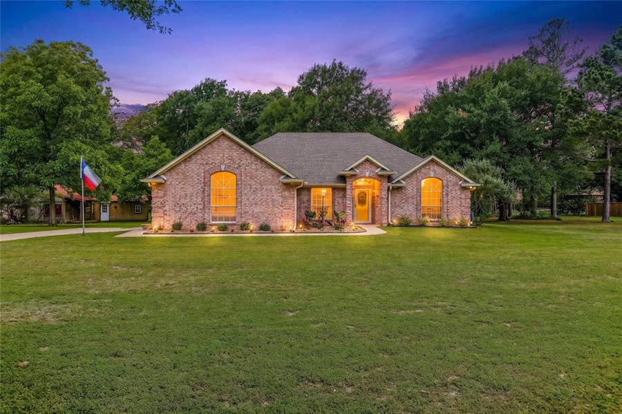 Property photo for 2917 Harlow Road, Commerce, TX