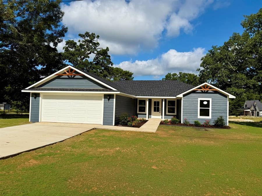 Property photo for 17555 CR 4108, Lindale, TX