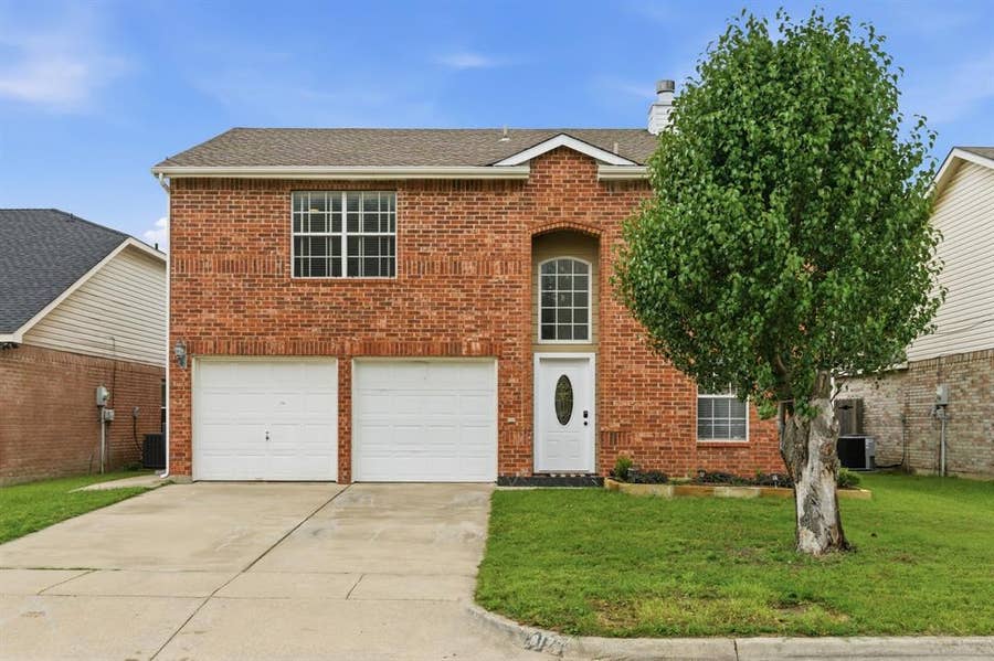 Property photo for 8173 Heritage Place Drive, Fort Worth, TX