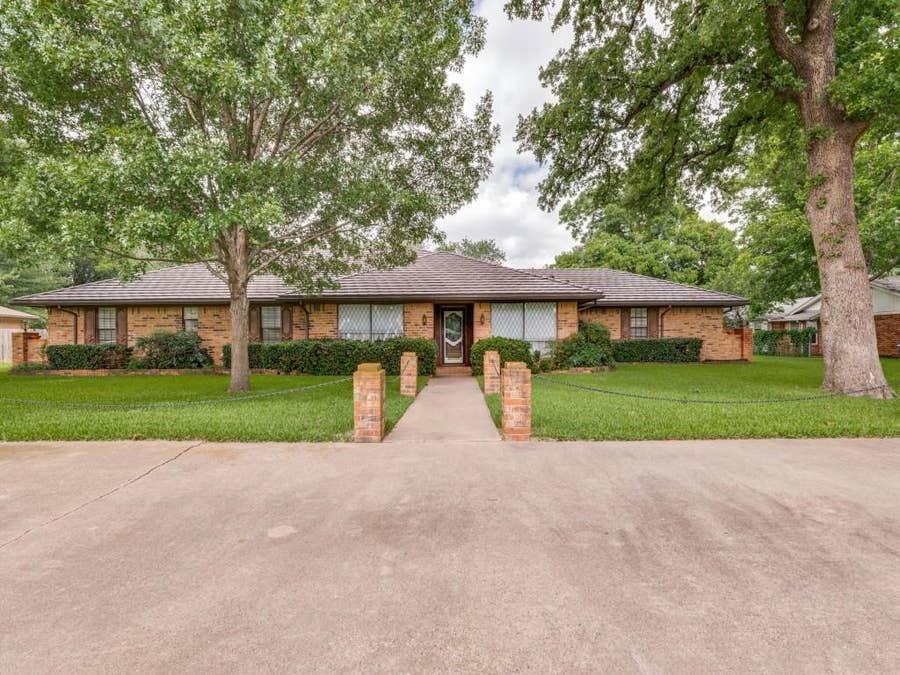 Property photo for 2409 Vega Street, Grand Prairie, TX