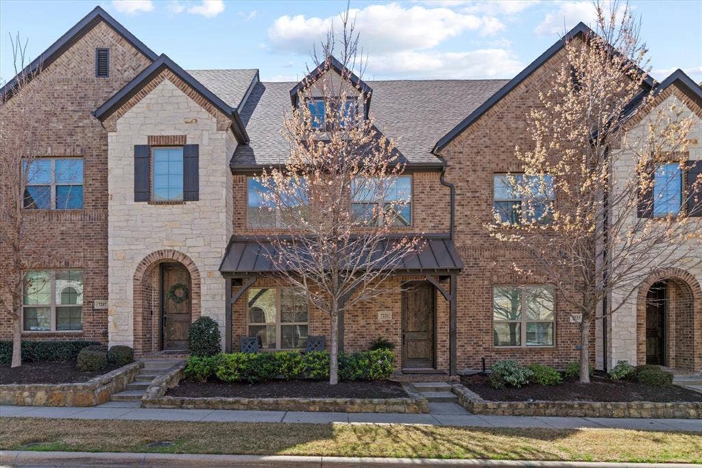 7221 Huckleberry Drive, McKinney, TX 75070 Adorable townhome in the heart of McKinney.