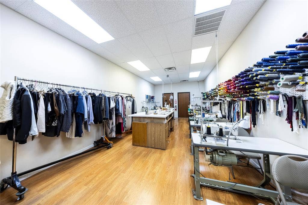 9986 Grapevine Highway, Hurst, TX 76054 9986 Grapevine Highway, Hurst, TX 76054