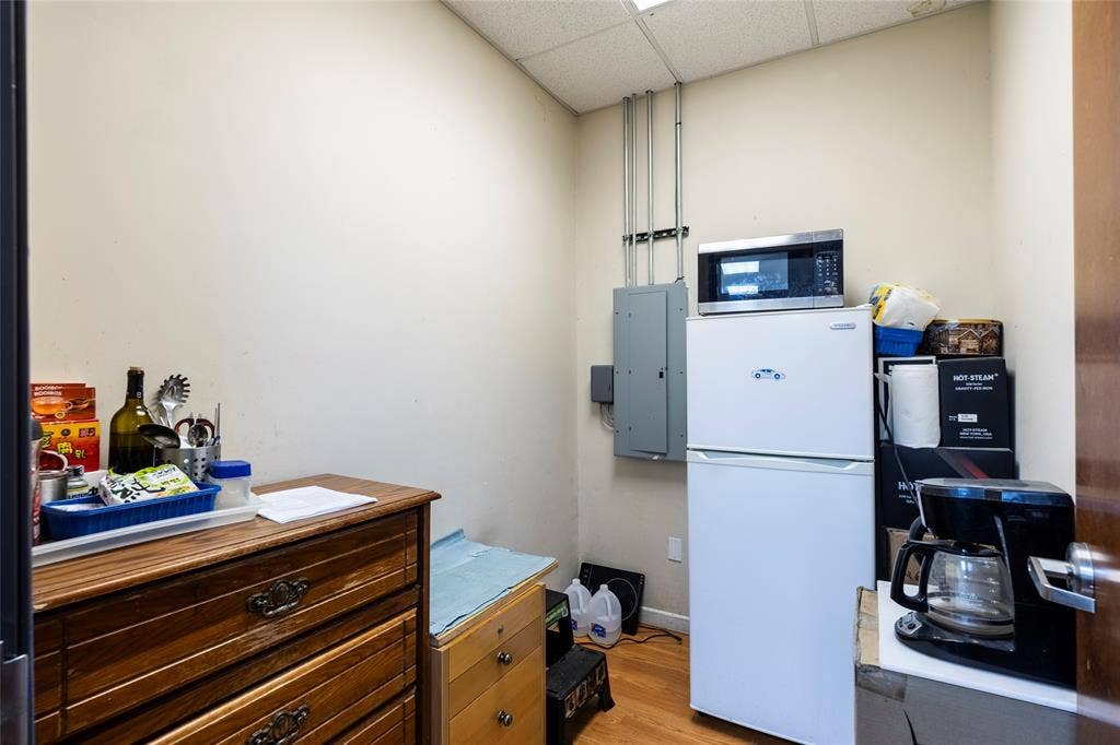 9986 Grapevine Highway, Hurst, TX 76054 9986 Grapevine Highway, Hurst, TX 76054