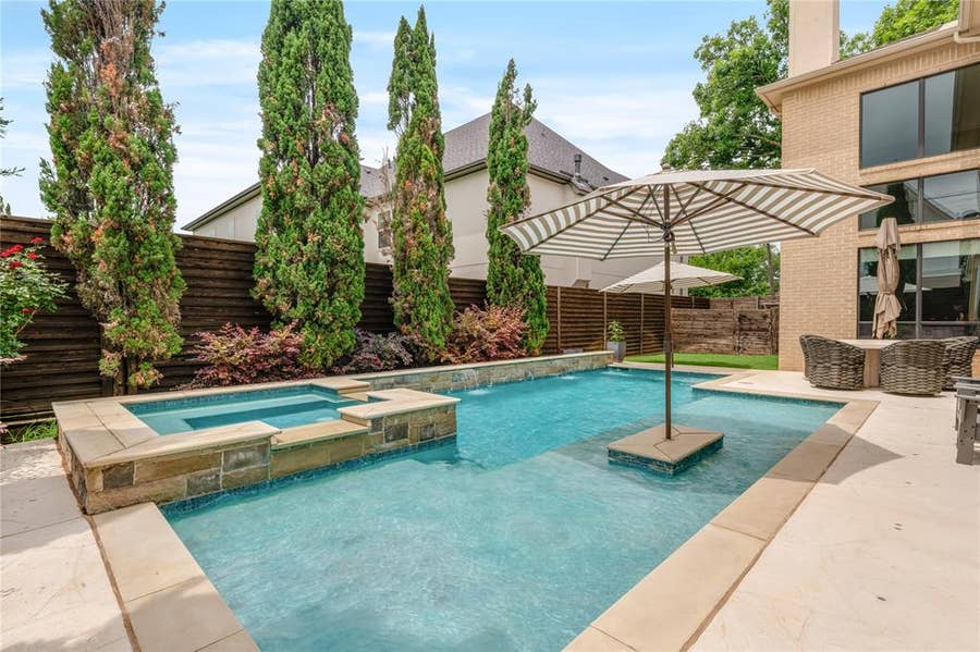 Property photo for 6910 Huff Trail, Dallas, TX