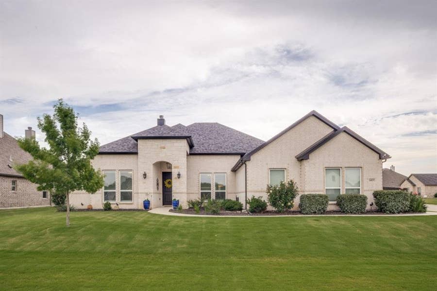 Property photo for 14825 Crystal Spring Drive, Justin, TX