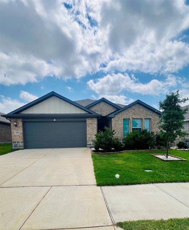 Property photo for 6304 Dry Gulch Trail, Fort Worth, TX