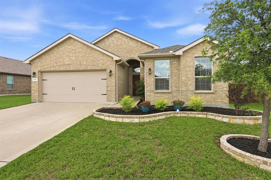 Property photo for 512 Dunster Lane, Saginaw, TX