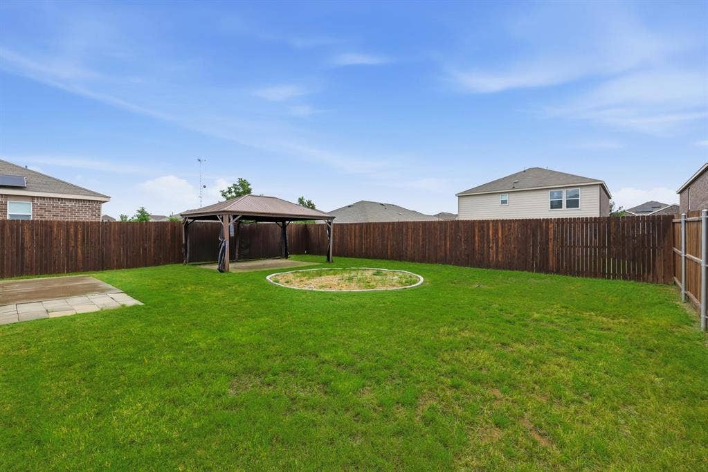 Room for a  pool, trampoline, dogs, you name it