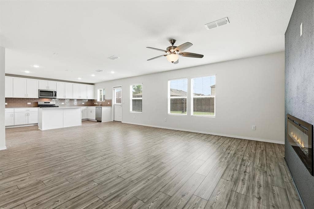 16036 Crews Avenue, Haslet, TX 76052