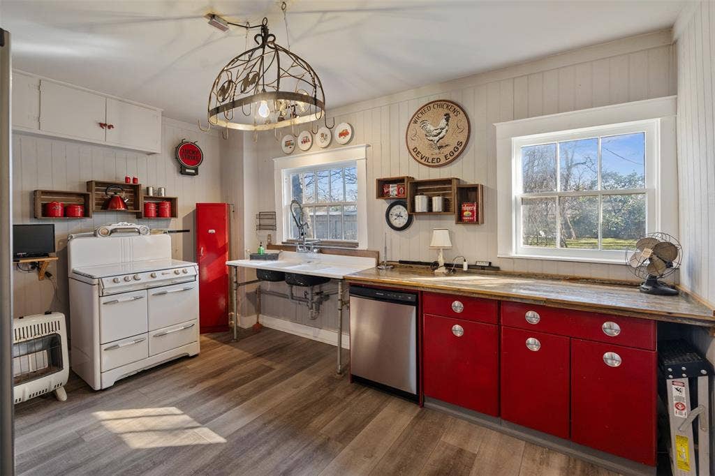 508 N Virginia Street, Terrell, TX 75160 508 N Virginia Street, Terrell, TX 75160