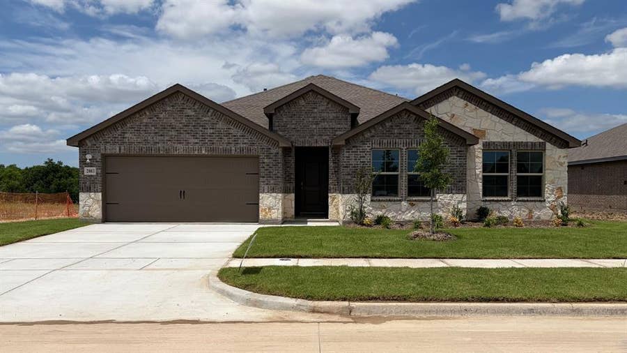 Property photo for 2003 Reveille Way, Terrell, TX