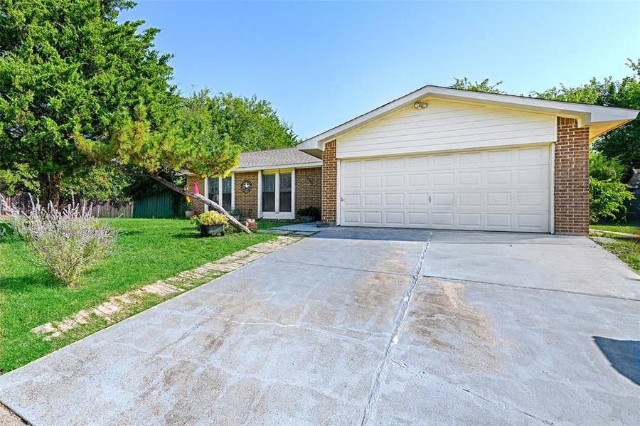 Property photo for 1901 Angelina Drive, Garland, TX