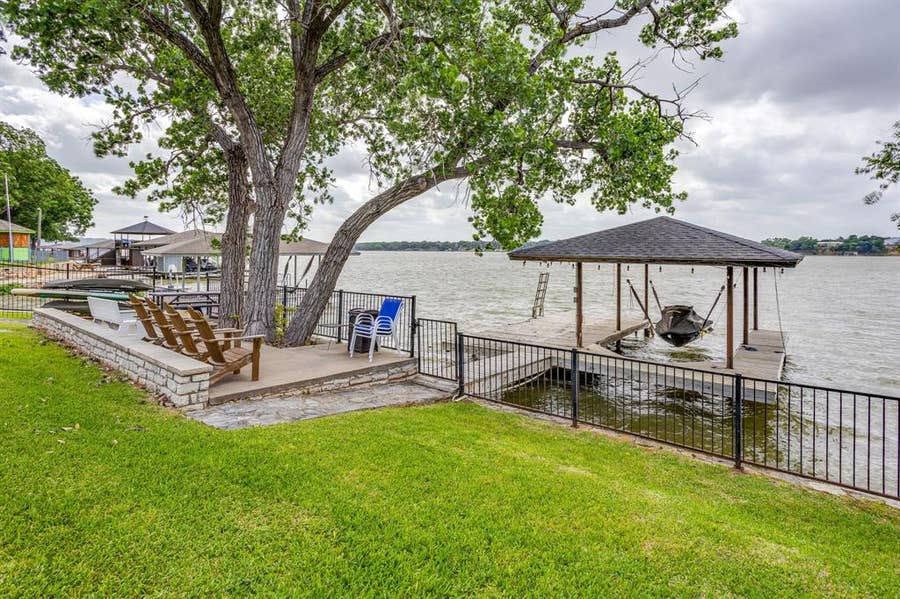 Property photo for 103 Casas Del Sur Street, Granbury, TX