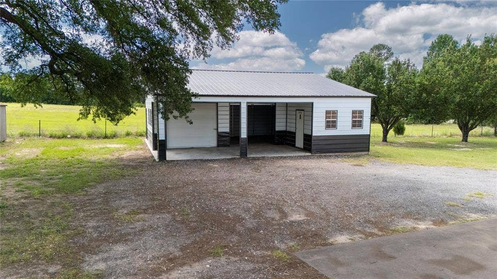 8677 State Highway 19 S, Athens, TX 75751 8677 State Highway 19 S, Athens, TX 75751