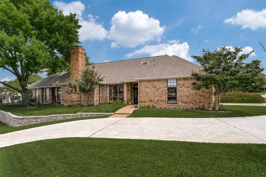 Property photo for 2717 Country Place, Carrollton, TX