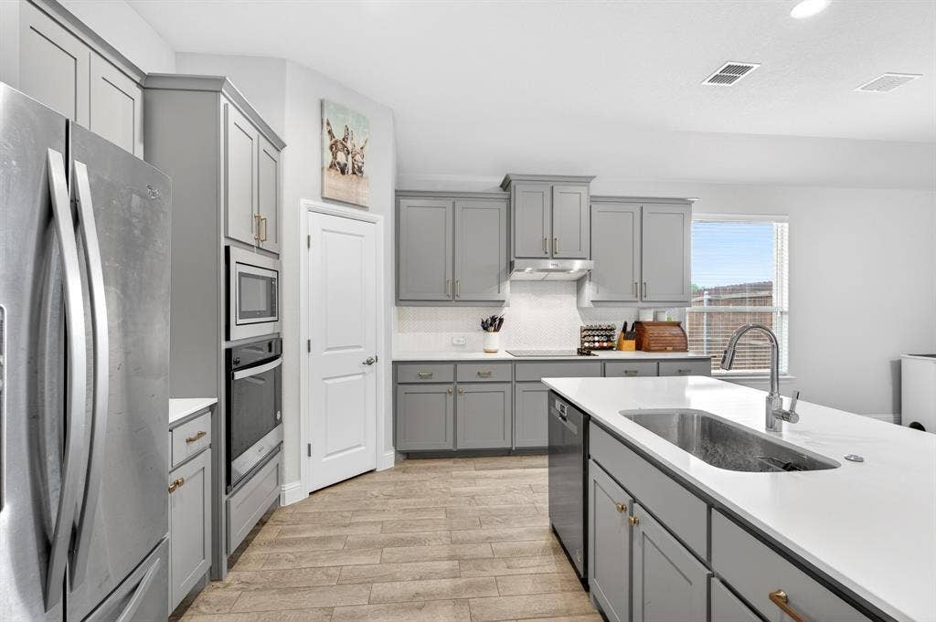 829 Poppie Lane, Midlothian, TX 76065 829 Poppie Lane, Midlothian, TX 76065