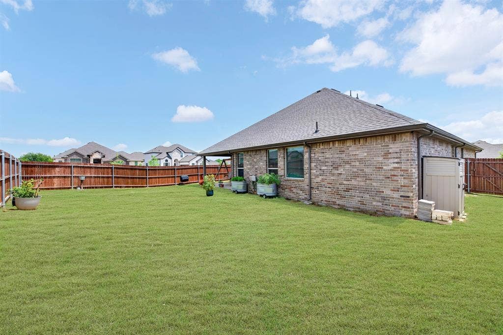 829 Poppie Lane, Midlothian, TX 76065 829 Poppie Lane, Midlothian, TX 76065