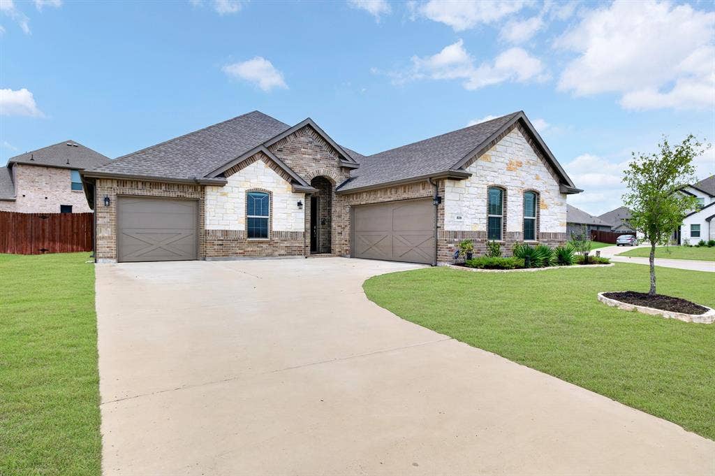 829 Poppie Lane, Midlothian, TX 76065 829 Poppie Lane, Midlothian, TX 76065