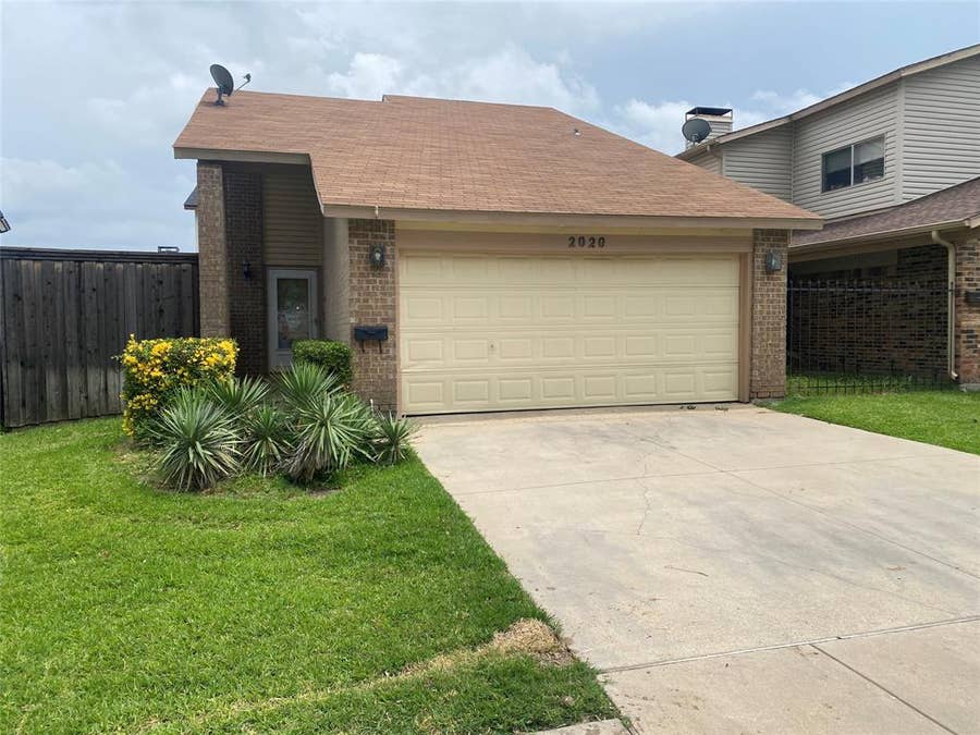 Property photo for 2020 Via Bravo, Carrollton, TX
