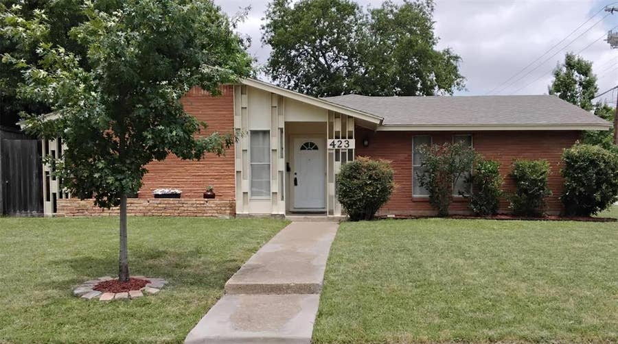 Property photo for 423 Columbia Circle, Irving, TX